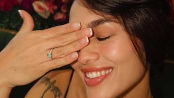 “Gracias a Dios y a la vida por ti”, escribió Miryan al mostrar su anillo, mientras las redes se llenaron de mensajes celebrando el compromiso - crédito cortesía Canal RCN