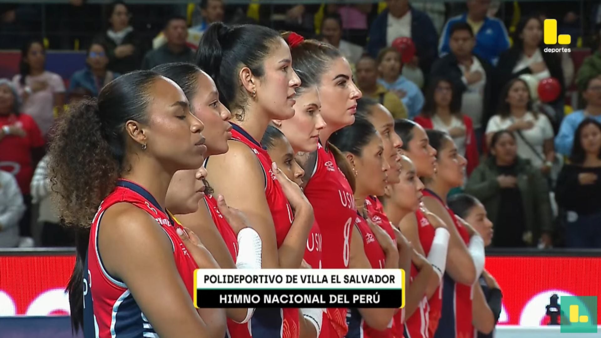 Jugadoras de la USMP entonaron el himno nacional del Perú.