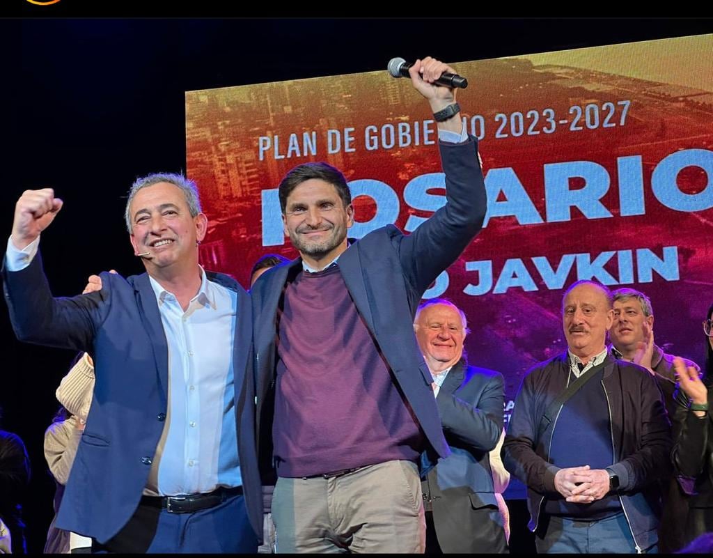 A la izquierda, el intendente de Rosario, Pablo Javkin. A la derecha, el gobernador Maximiliano Pullaro