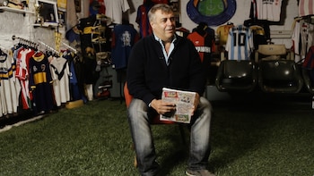 Claudio Destéfano afirmó que las camisetas son las nuevas banderas y explicó que clubes y selecciones construyen códigos propios con sus colores