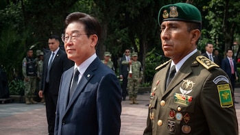 El presidente surcoreano impulsa la reanudación de negociaciones para un acuerdo económico bilateral y plantea al país como puerta de entrada para sus empresas a los mercados de América del Norte y otras regiones