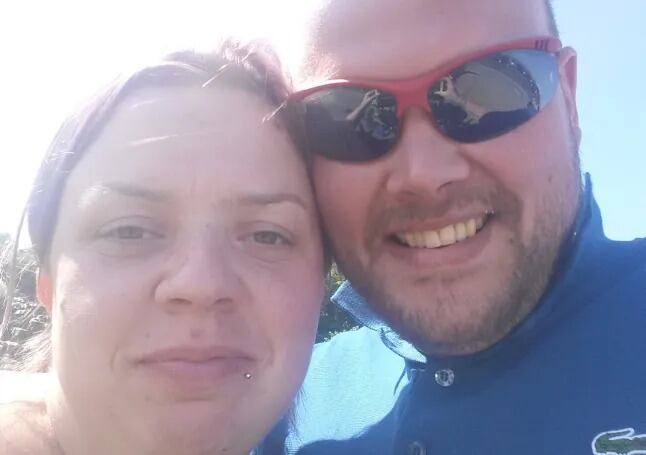 La emotiva boda de Jade Tabra y Adam Kemp reunió a sus cinco hijos y familiares en una ceremonia íntima en Milton Keynes (Instagram Adam Kemp)