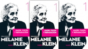 Portada de libro "Obras Completas Melanie Klein", volumen 1, con el título "Amor, Culpa y Reparación", y retrato de Melanie Klein en blanco y negro.