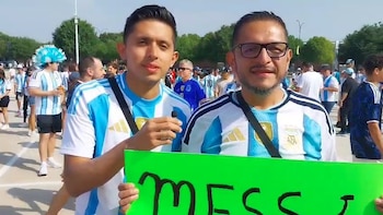 Tres historias de fanáticos en Argentina-Austria: de los mexicanos que aman a Messi al sueño de una pareja cubana en el Mundial