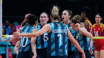 Argentina clasificó al Mundial y Juegos Panamericanos: triunfazo frente Venezuela por el Campeonato Sudamericano de vóley 2026