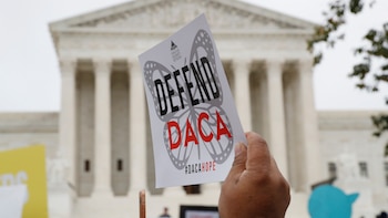 Experto advierte sobre el riesgo para otros permisos de protección, como la DACA, que amparan a jóvenes migrantes salvadoreños en EE.UU.