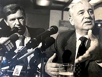 Vladimir como traductor de Gorbachov.