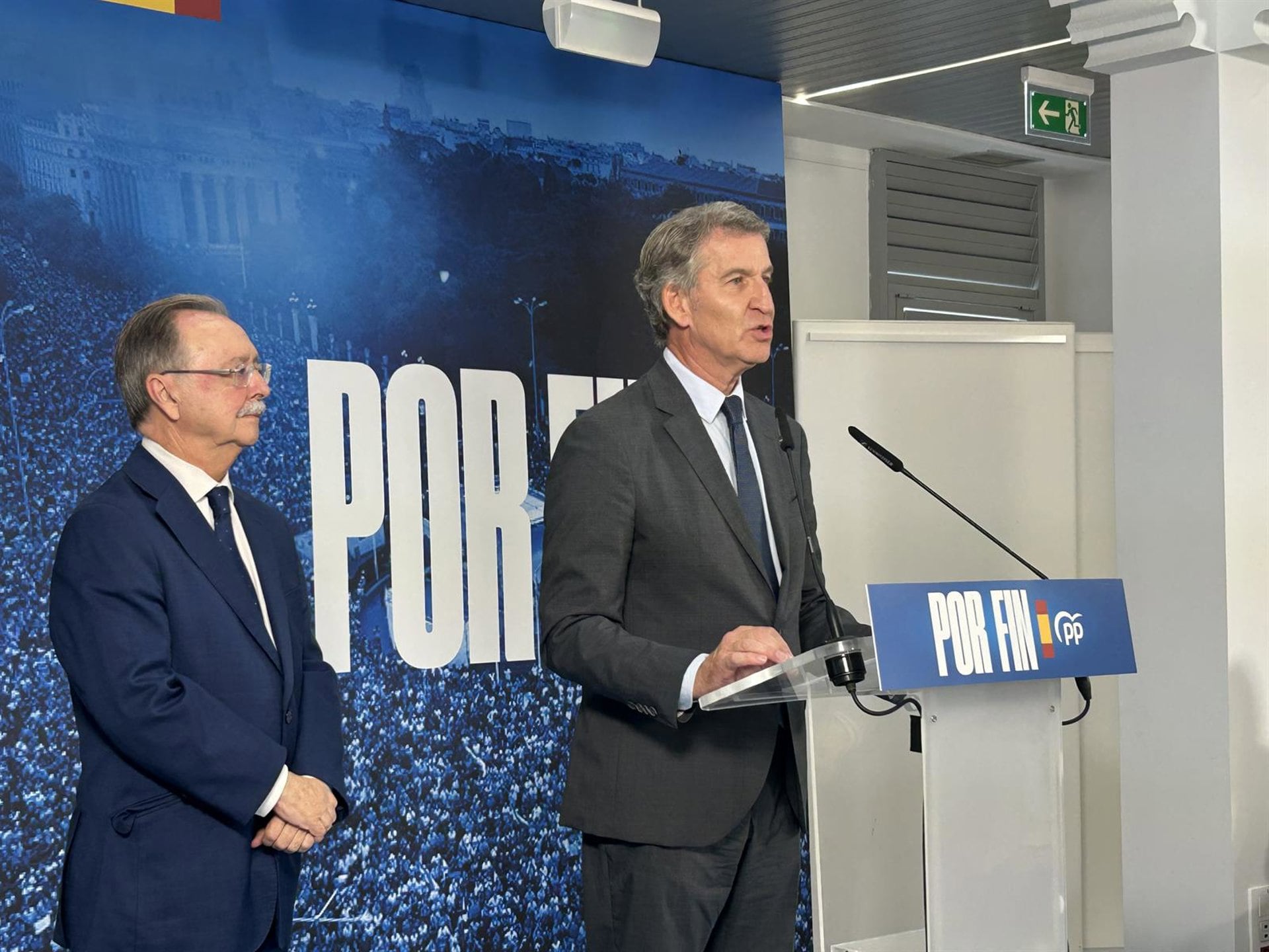 Feijóo promete en Ceuta una nueva Ley de Extranjería para devolver a irregulares: "La invasión no volverá a pasar"