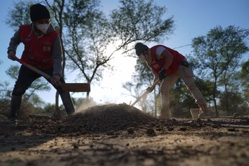 Santiago y Luis, dos voluntarios