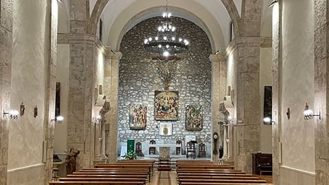 Un hombre de 35 años se lleva el dinero del cepillo de donativos y del lampadario de una iglesia de Aranda de Duero: entra a prisión tras 15 robos y un botín de más de 7.500 euros