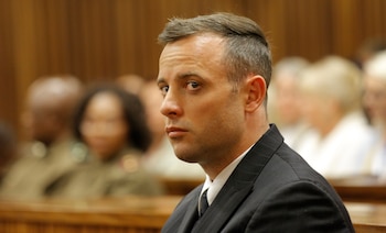 El exatleta paralímpico Oscar Pistorius durante su juicio en el Tribunal Superior de Pretoria en Sudáfrica, el 14 de junio de 2016 (EFE/ Kim Ludbrook / Pool)