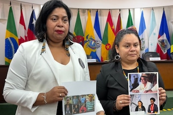 Tininiska Rivera (a la derecha), hija de Brooklyn Rivera, presentó el caso ante la Corte IDH, mientras que Anexa Alfred (a la izquierda) informó sobre detención arbitraria, tortura, desaparición forzada y muerte bajo custodia en Nicaragua./ (Nicaragua Actual)