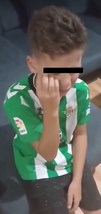 Un joven fanático lloró desconsoladamente