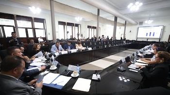 Desarrollo Social y Educación piden juntos más de 4.372 millones de dólares para el presupuesto de 2027 y lo justifican en el Congreso de Guatemala