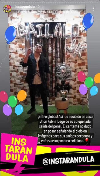 John Kelvin celebra su libertad.