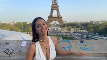 Colombiana en París está cansada