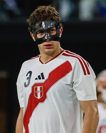 Fabio Gruber gozó de mayor continuidad en la segunda ventana FIFA con Perú. - Crédito: EFE