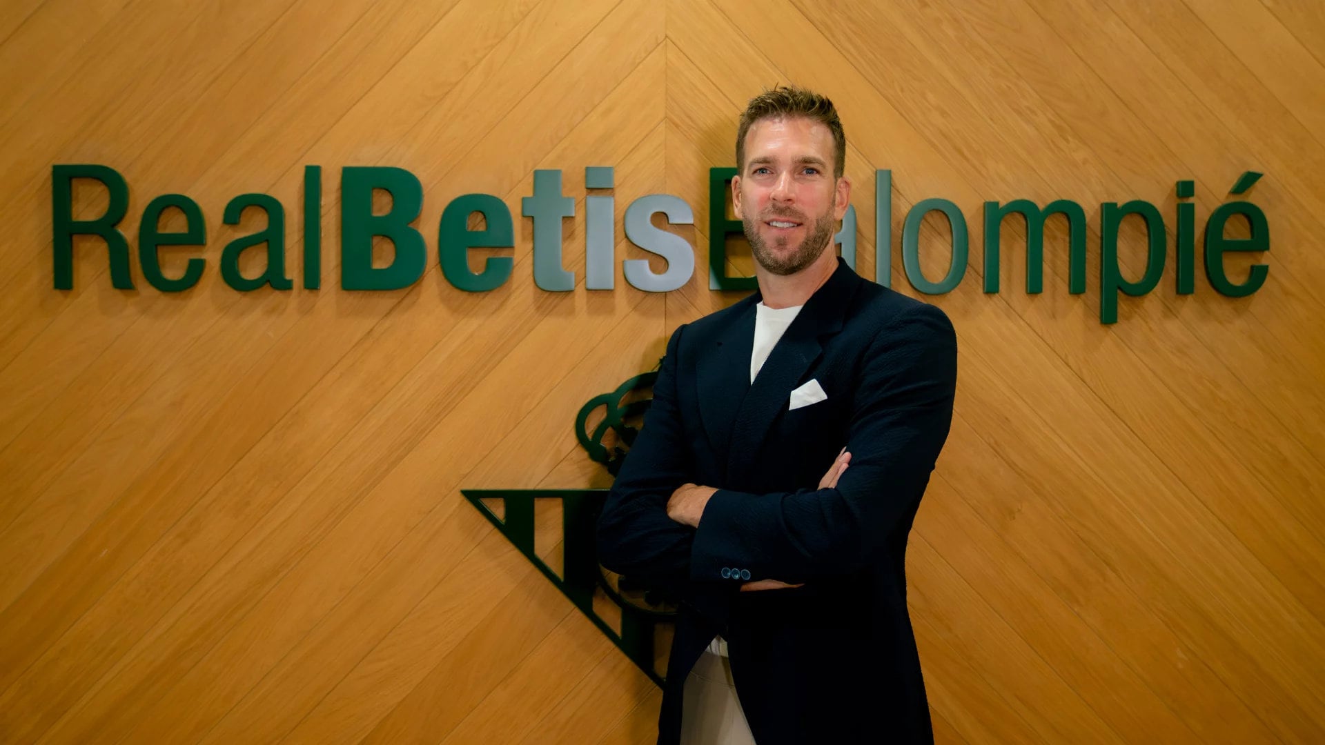 Adrián San Miguel se incorpora a la dirección deportiva del Real Betis tras su retirada como futbolista