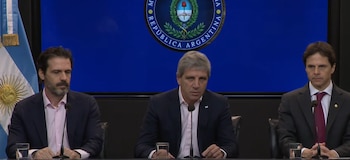 Conferencia de prensa Luis "Toto" Caputo