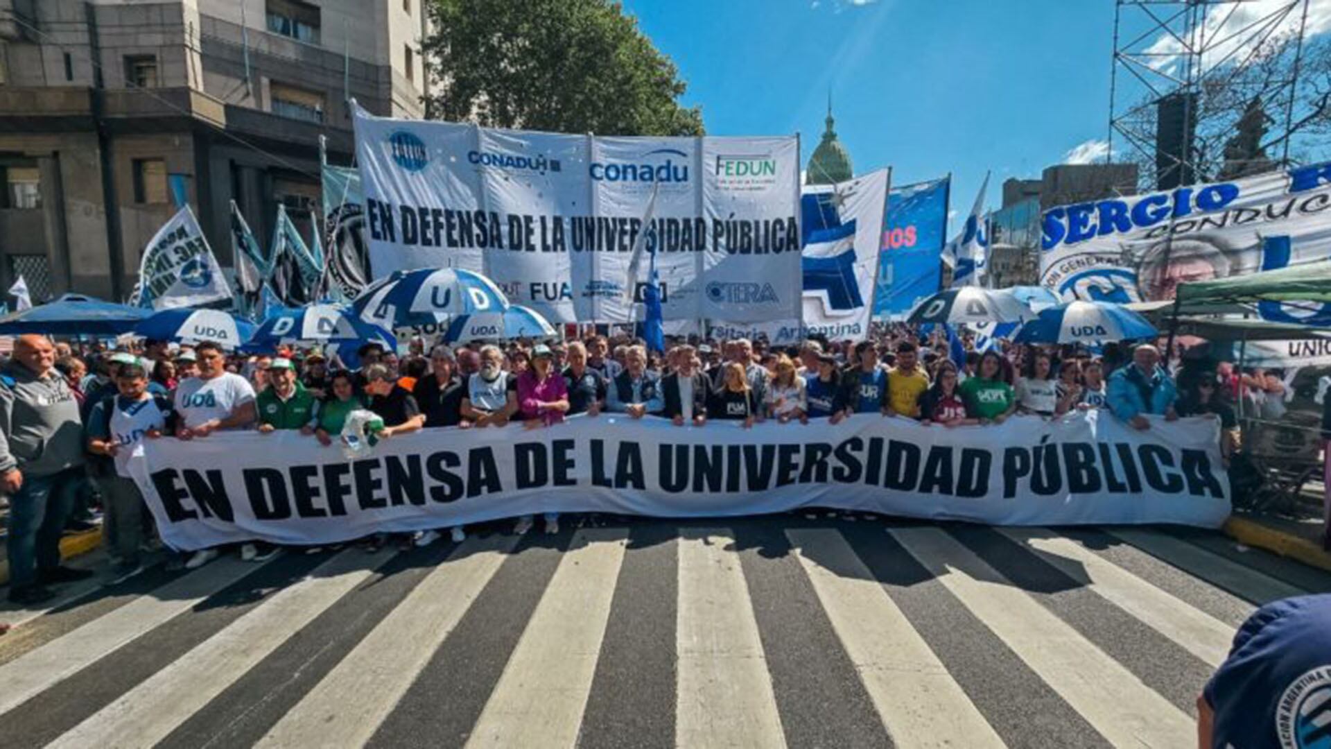 La protesta universitaria incluye reclamos por aumento salarial y mayores partidas, con actividades de visibilización previstas en la UBA y huelga total en la UNLP