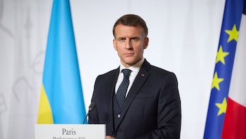 Macron defiende seguir armando a