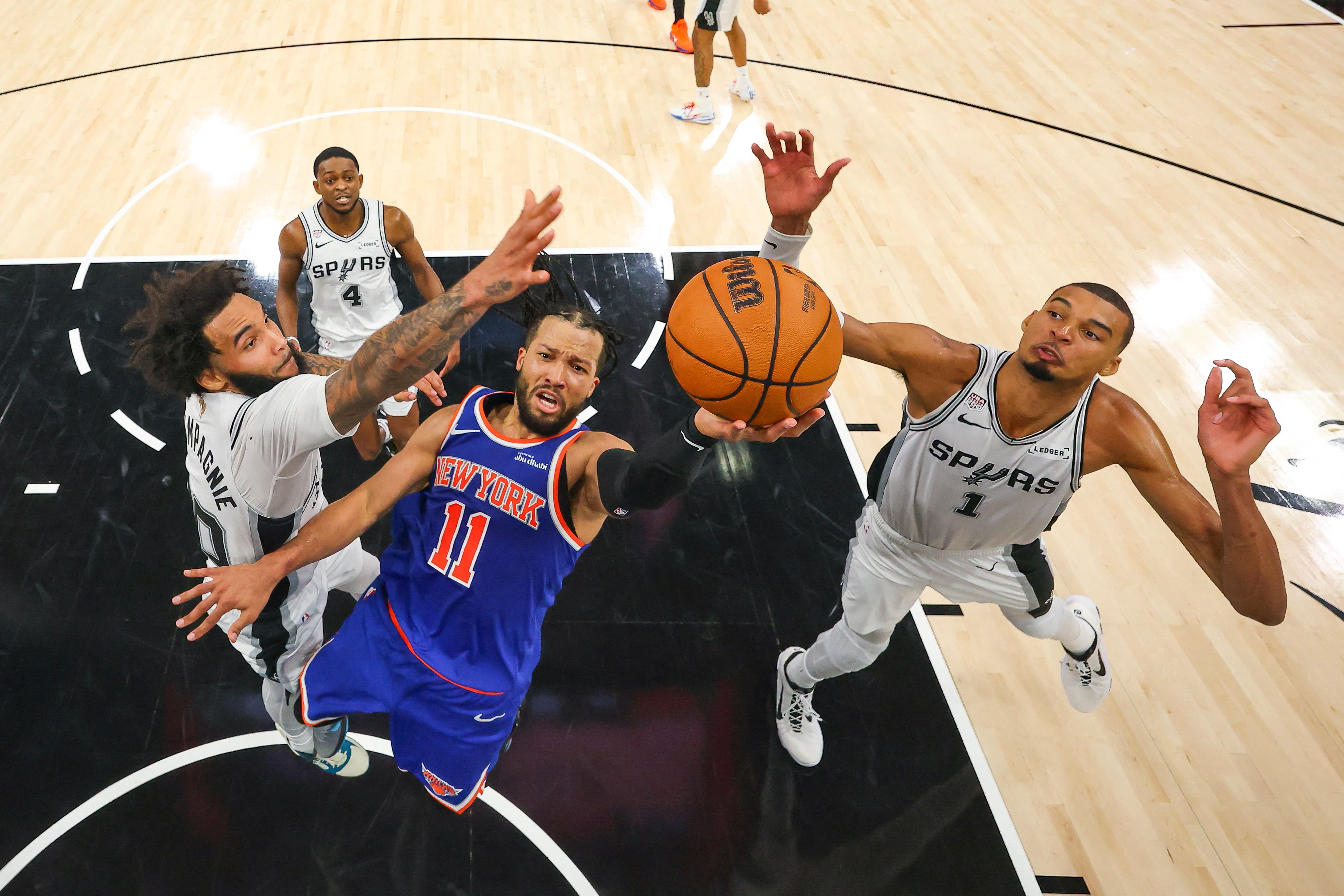 Los San Antonio Spurs llegan al Juego 3 de las Finales de la NBA 2026 abajo 0-2 ante los New York Knicks tras caer 105-104 en San Antonio - crédito Gregory Shamus/Pool Photo via Imagn Images
