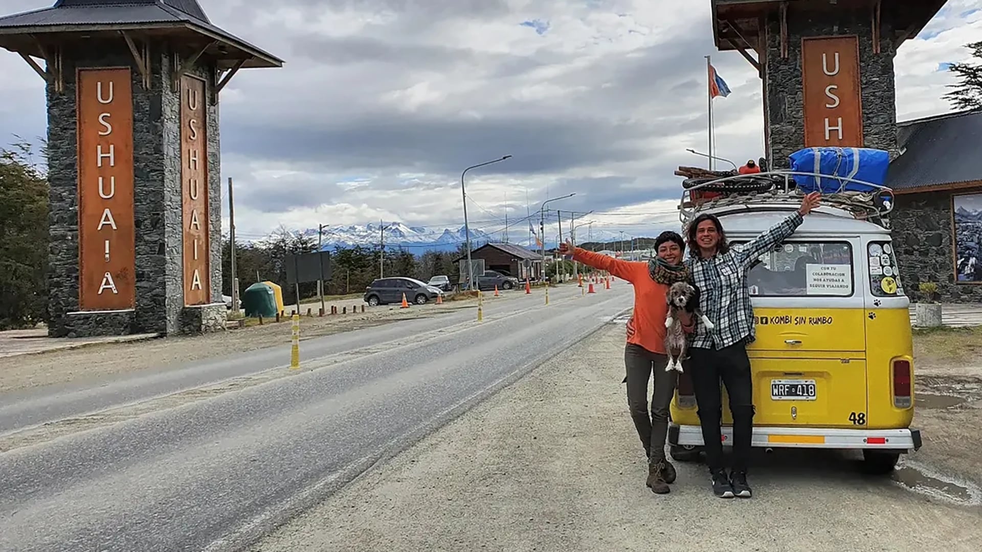 Ana Fontana y Totti se conocieron durante los siete meses de aislamiento en Santa Cruz y en octubre de 2020 comenzaron juntos su vida en ruta (@kombisinrumbo)
