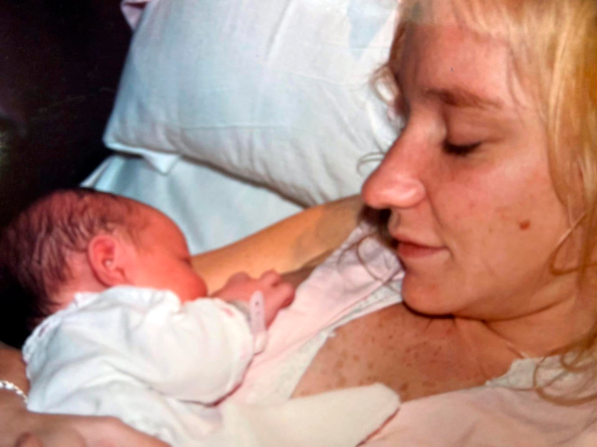 A los 22 años fue mamá de Macarena.