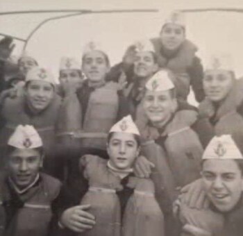 Porretti en el centro junto