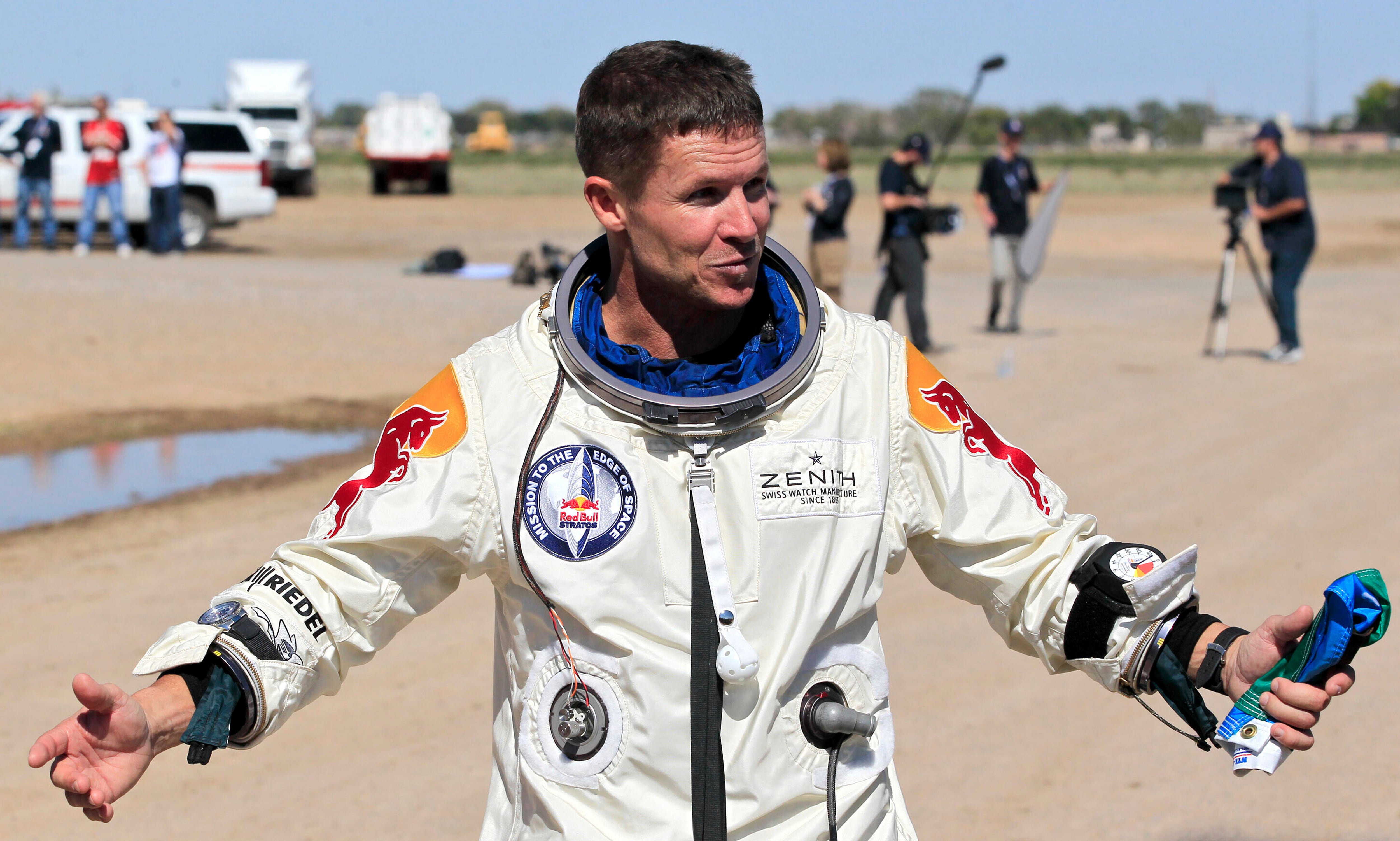 Felix Baumgartner orientó su carrera al paracaidismo y al salto BASE, con desafíos desde edificios, puentes y acantilados (AP foto/Ross D. Franklin)