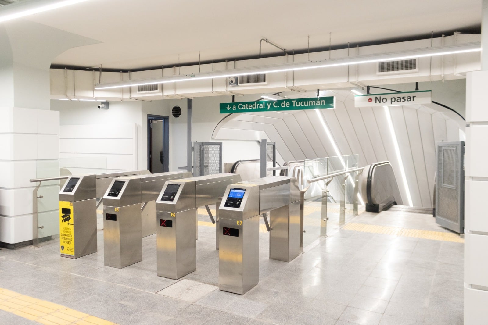 La estación Tribunales de la línea D reabrirá sus puertas tras una remodelación integral que incluyó iluminación LED y recambio de pisos