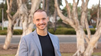 Paul J. Angelo, autor del