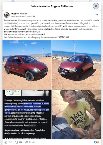 Un Ford Ka rojo, un niño sonriente con gafas y texto sobre el megacolon congénito. La imagen es parte de una publicación de Facebook