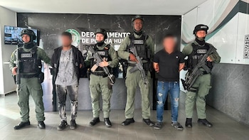 Alias 'Hernán' y 'Rambo', miembros del frente Hernando Gonzáles Acosta, fueron detenidos por su participación en homicidios selectivos y terrorismo en Huila - crédito Policía Nacional