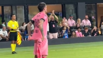 El conmovedor gesto de Rodrigo De Paul tras marcar un gol con el Inter Miami para Lionel Messi por la muerte de su padre