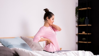 Rigidez matutina y crujidos en