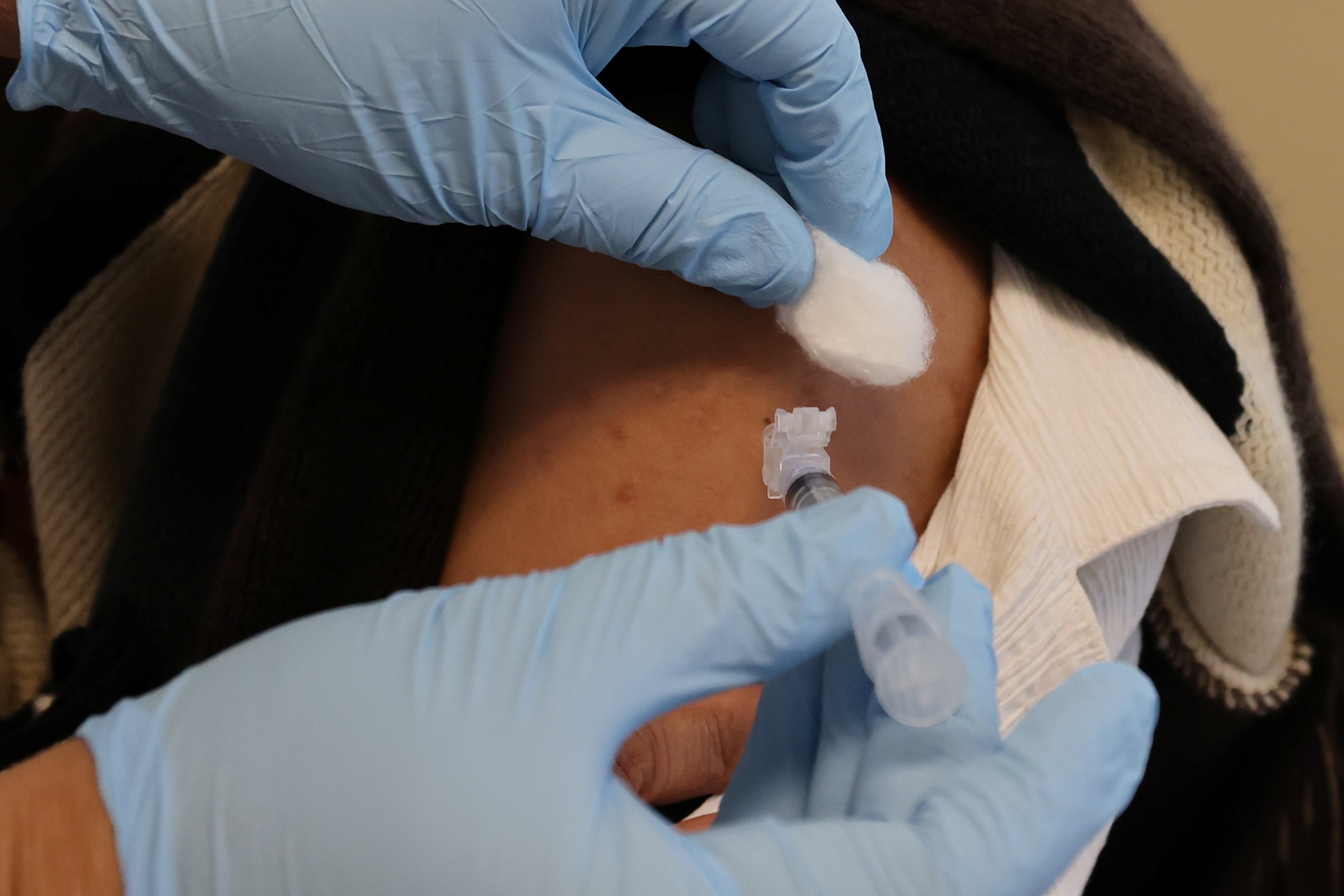 Un estudio de la Universidad de Pensilvania reveló que el 39% de los vacunados desarrolló anticuerpos específicos contra la variante H3N2 subclado K./Archivo REUTERS/Lucy Nicholson