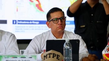 Contraloría investiga presunto certificado falso del Ministro de Trabajo para acceder a cargos públicos