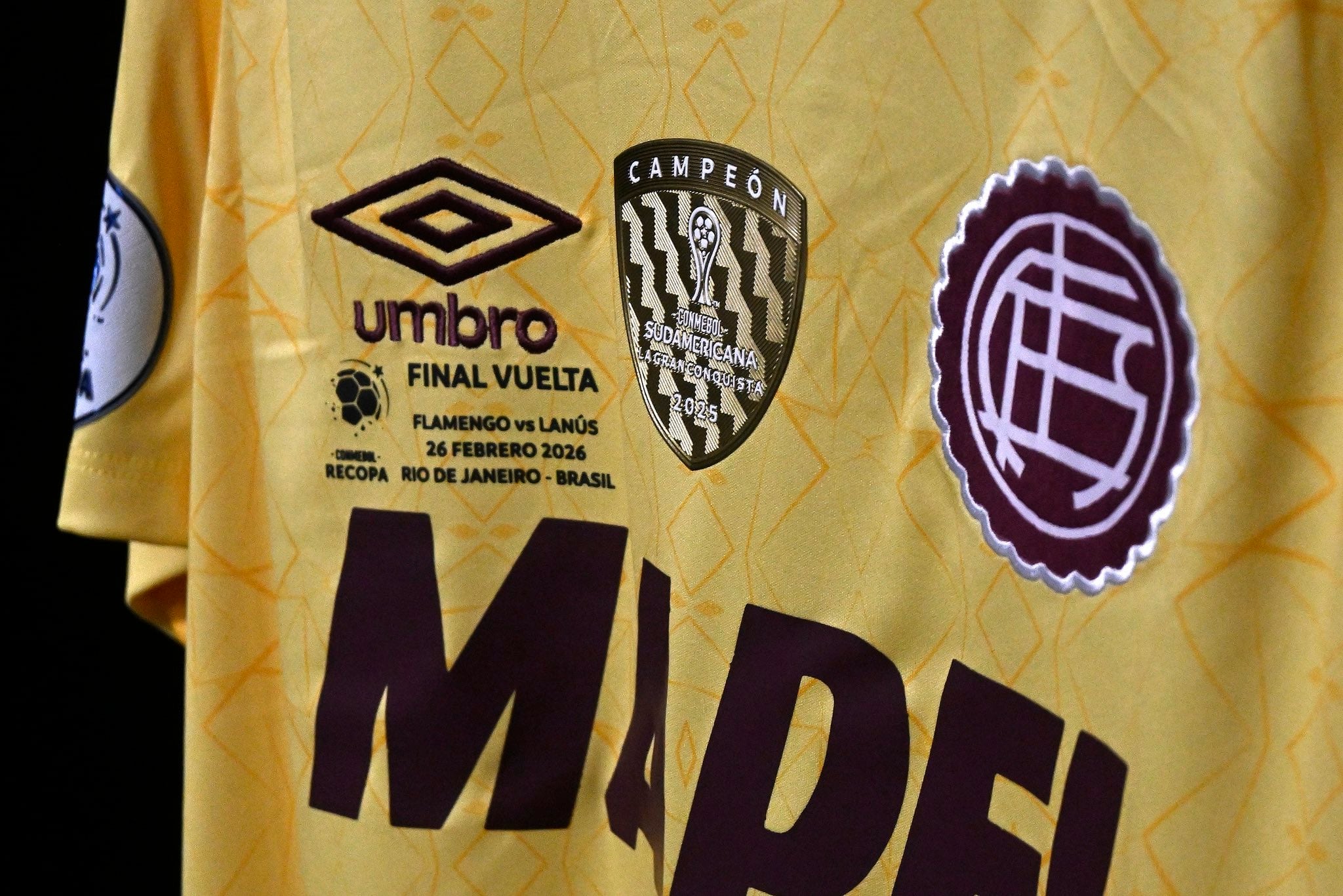 A camisa que Nahuel Losada usará contra o Flamengo (@clublanus)