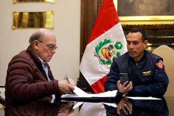 José Jerí saludó a José