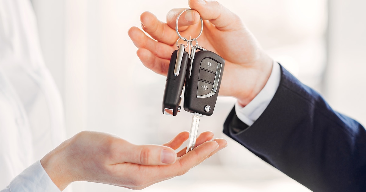 In the middle of the price war to sell more cars, a controversy arose with savings plans