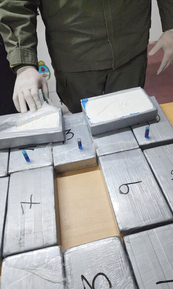 Los panes de droga secuestrados