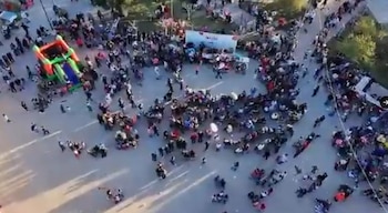 La asistencia fue mucho menor a la esperada, con apenas unas 300 personas presentes. Crédito: Especial