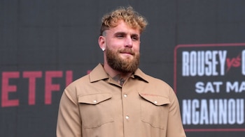 Jake Paul lanza amenaza a Canelo Álvarez tras burlarse de oferta millonaria para pelear: “Le patearé el trasero”
