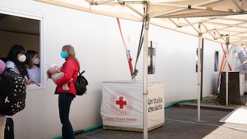 How Ukrainian refugees escaping Putin's