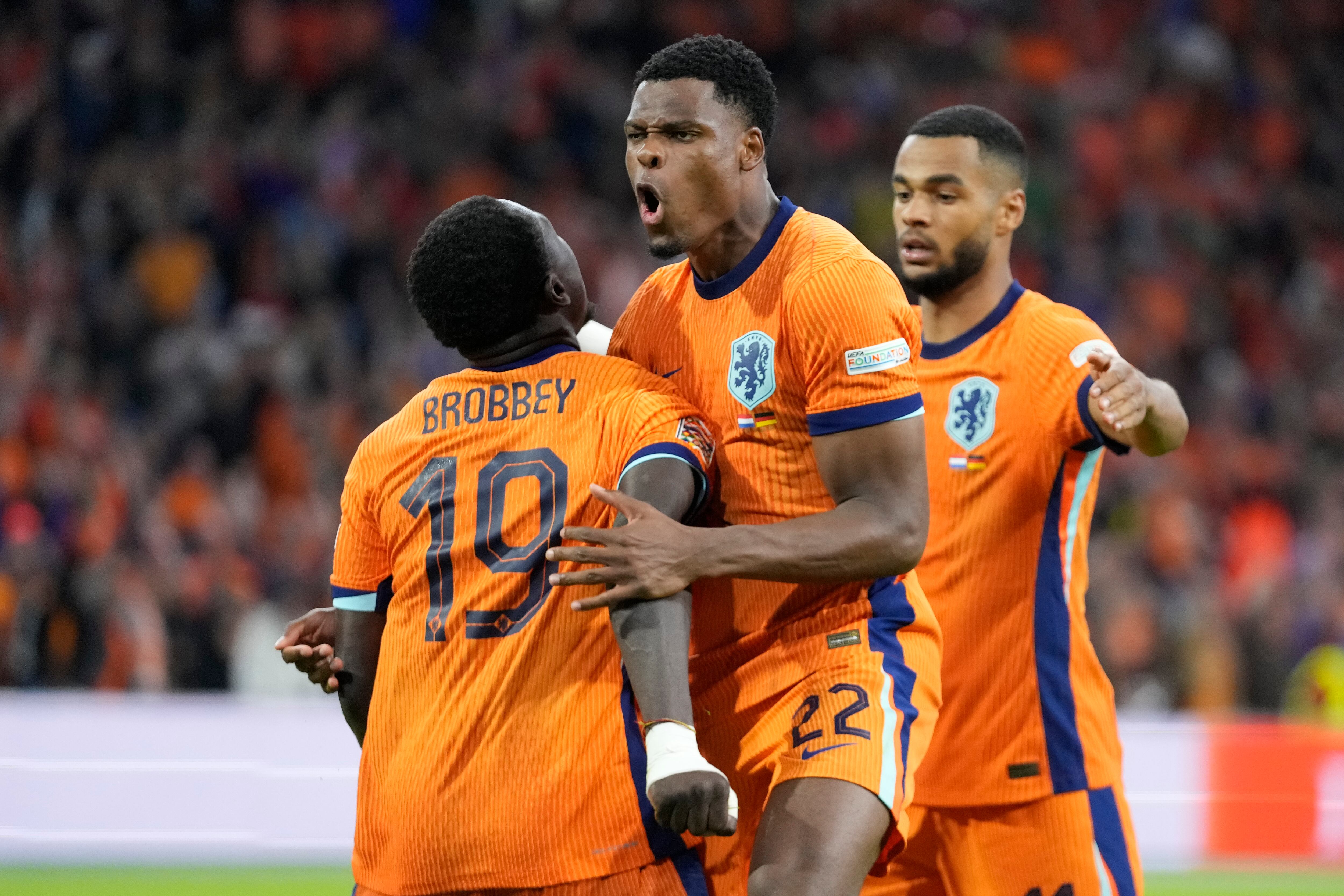 Países Bajos podría enfrentarse a Brasil o Marruecos en la siguiente ronda. (AP Foto/Peter Dejong)
