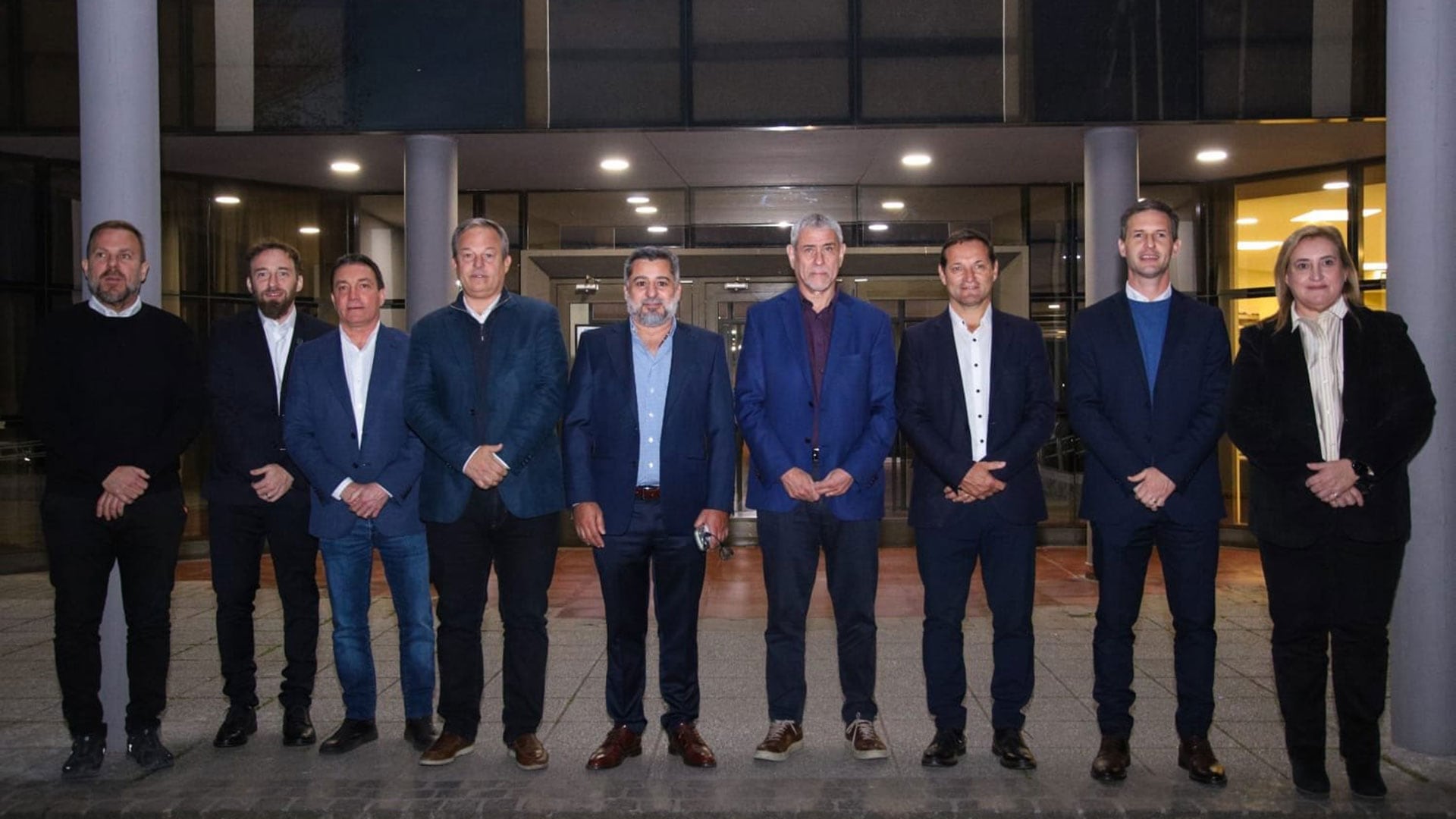 Los intendentes del PJ con Diego Molea