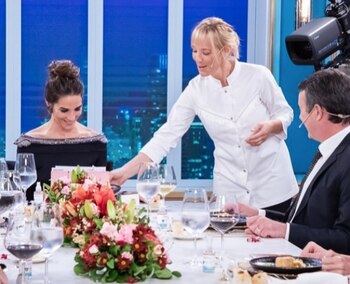 Juana Viale lidera la mesa