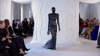 Dua Lipa y Nicole Kidman en desfile de Balenciaga