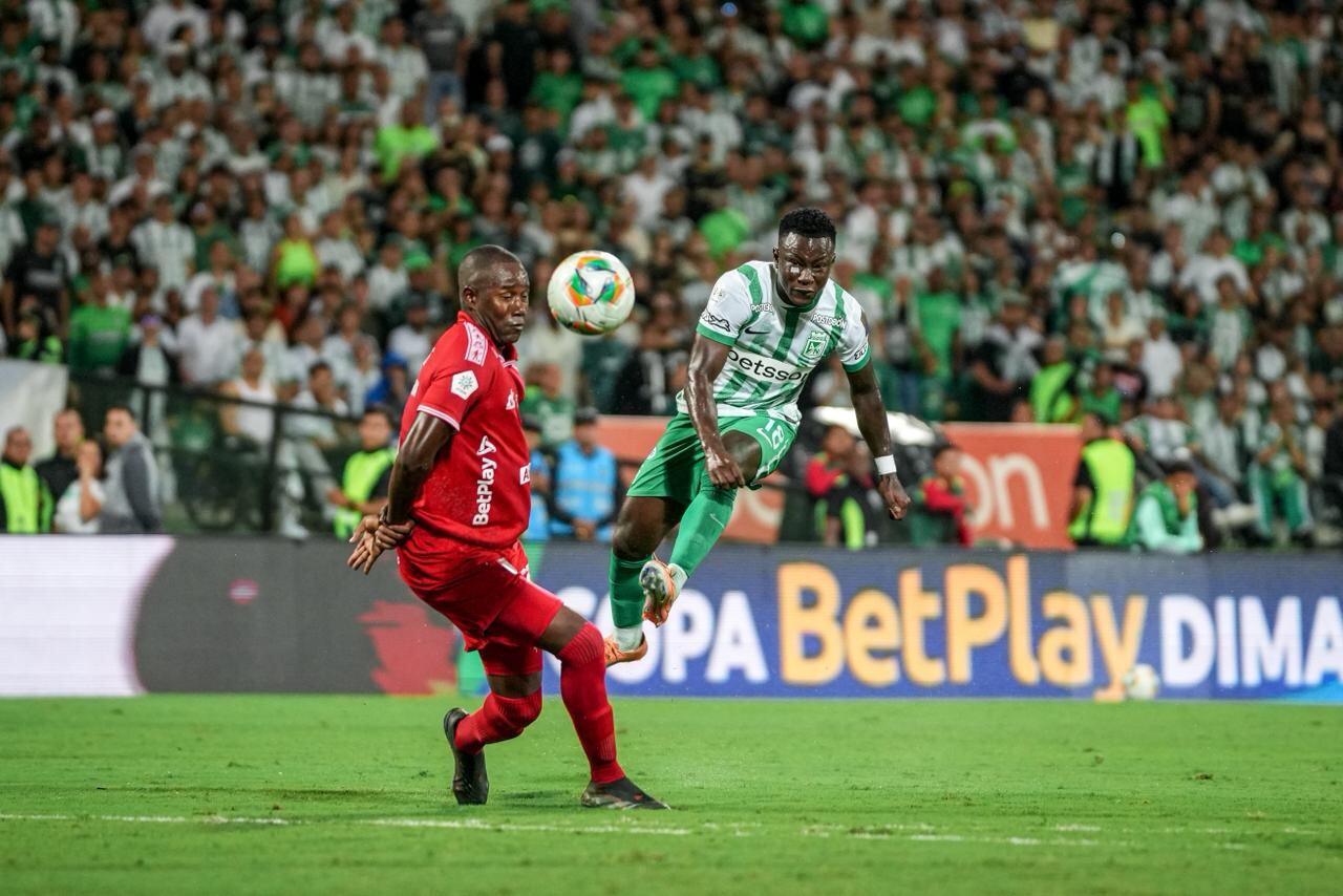 América de Cali dejó ver todas sus falencias ante Atlético Nacional en el estadio Atanasio Girardot - crédito Colprensa